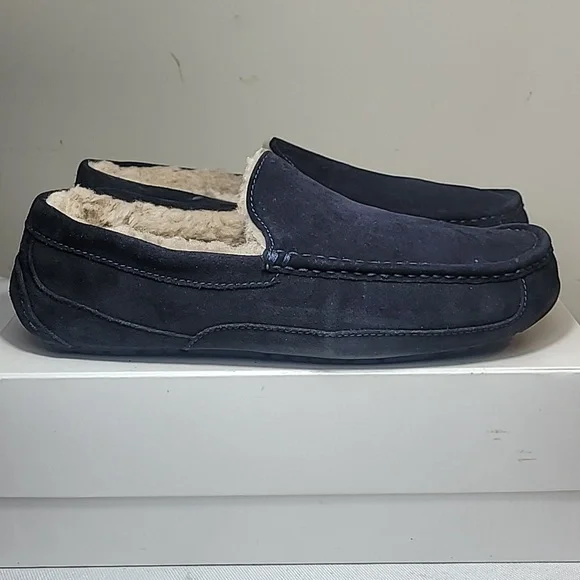 Ugg Ascot navy slippers 110110 size 12 - Picture 2 of 9